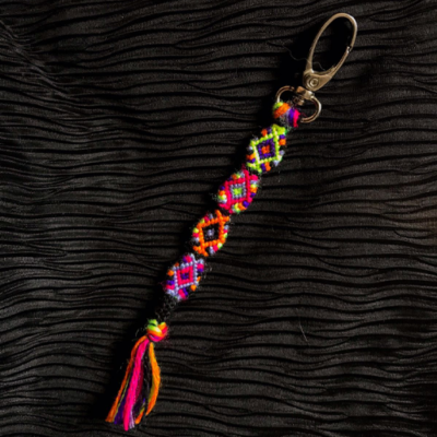 Porte-clés multicolore avec attache